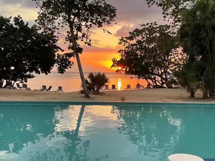 Irie Vibes Ocean View Villa Negril Exterior foto